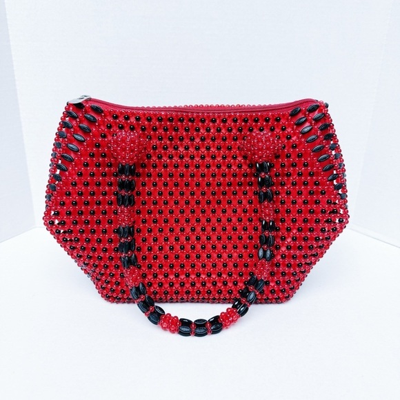 Red and Black Crochet Beaded Shoulder Bag - Picture 3 of 6